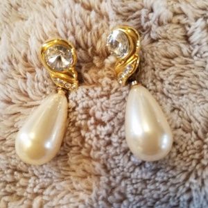 FAUX PEARL/RHINESTONE DROP EARRING